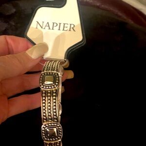 Napier Silver-Tone Beaded  stretch Bracelet💋❤️‍🔥💥🍒